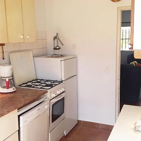 Awesome In With 2 Bedrooms, Wifi And Outdoor Swimming Pool *